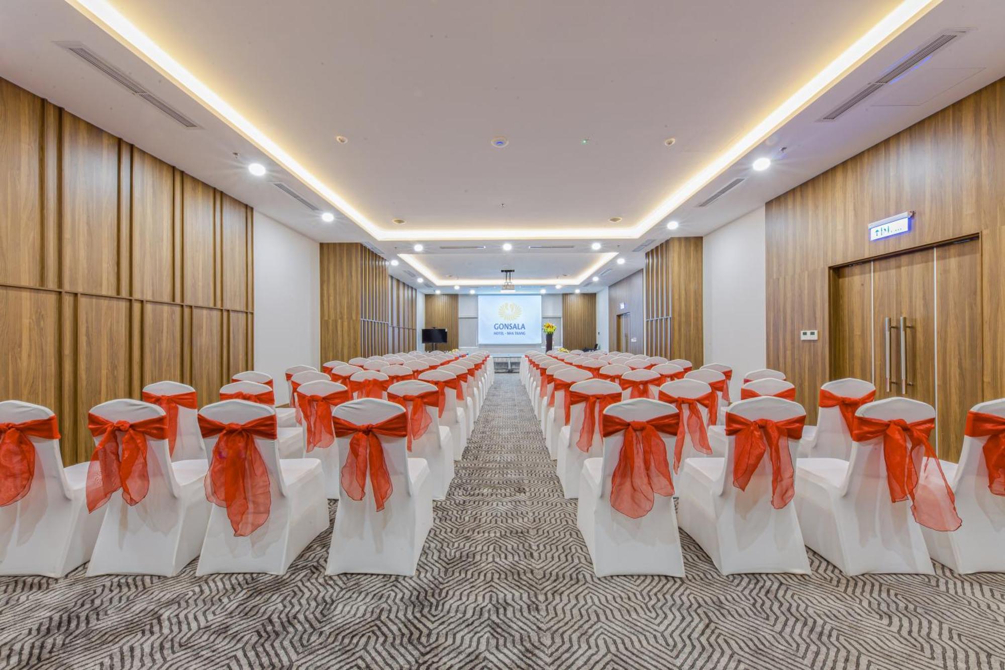 Gonsala Hotel Nha Trang Buitenkant foto